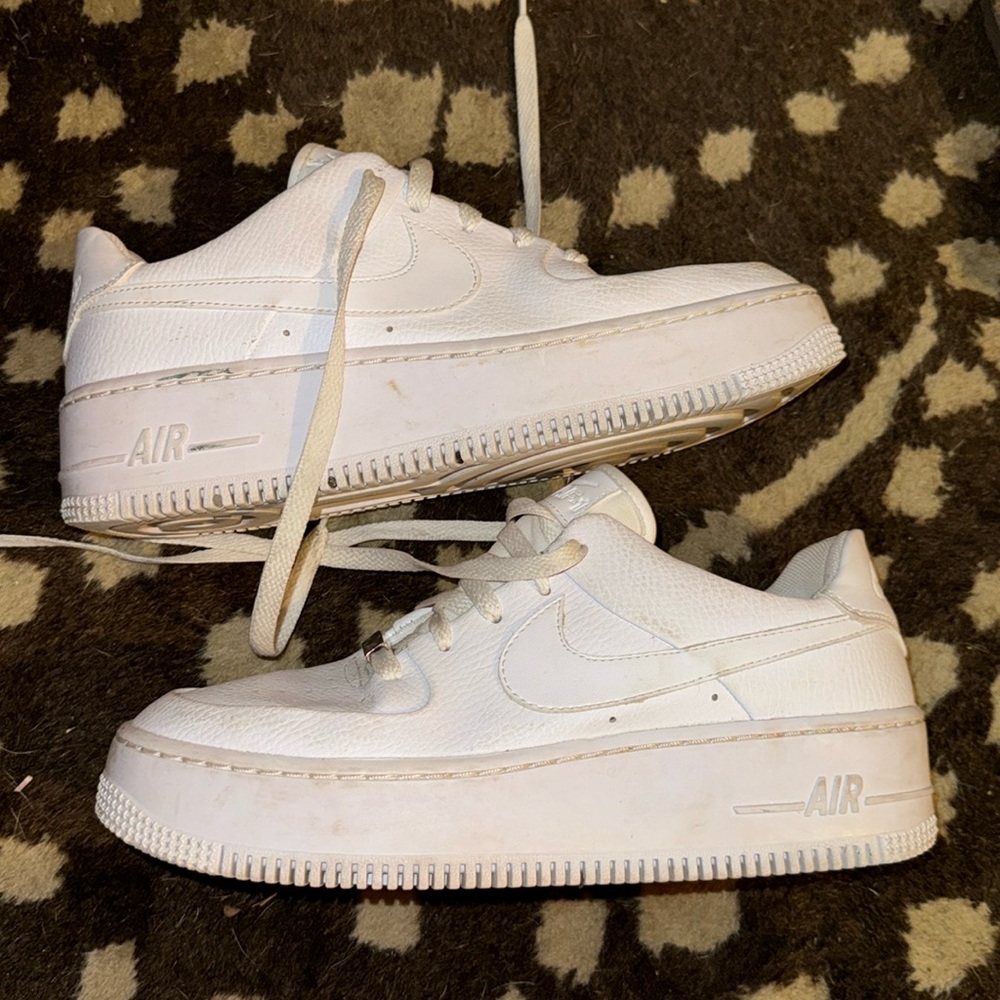 Women’s Nike AF1 thick sole size 9 white